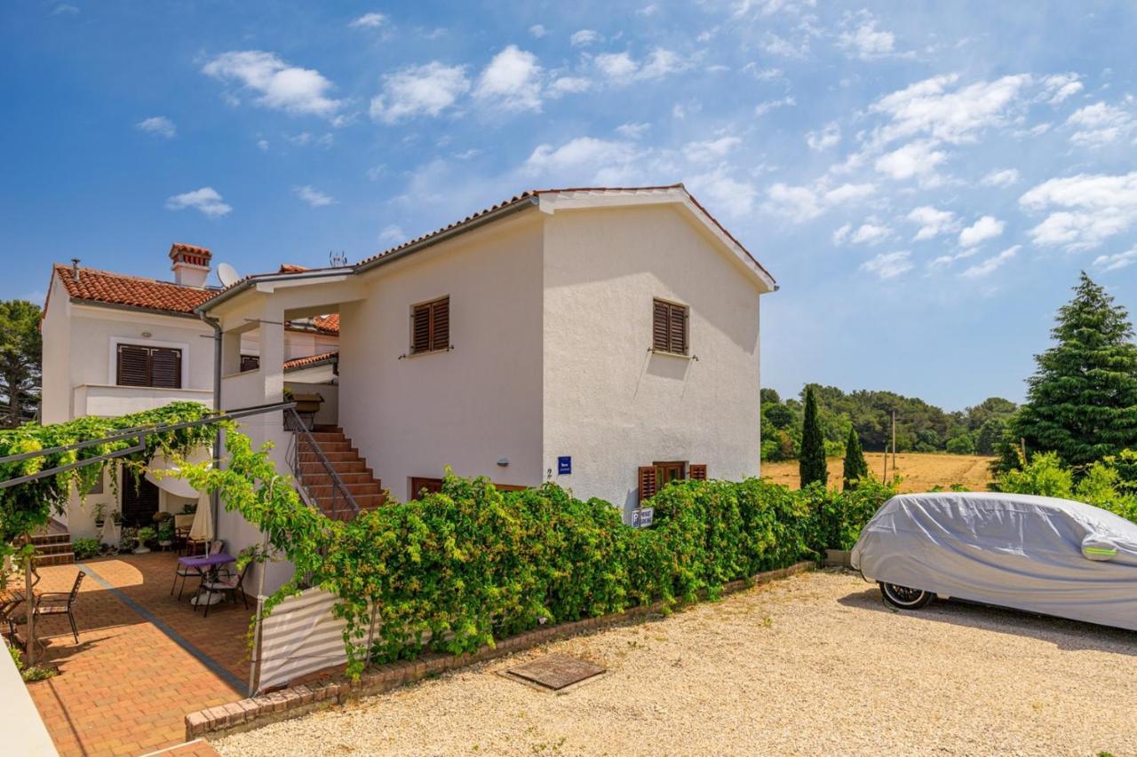 Apartments Pernar Poreč Eksteriør bilde