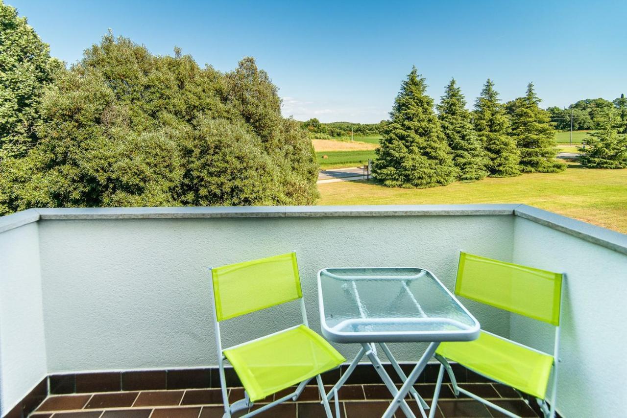 Apartments Pernar Poreč Eksteriør bilde