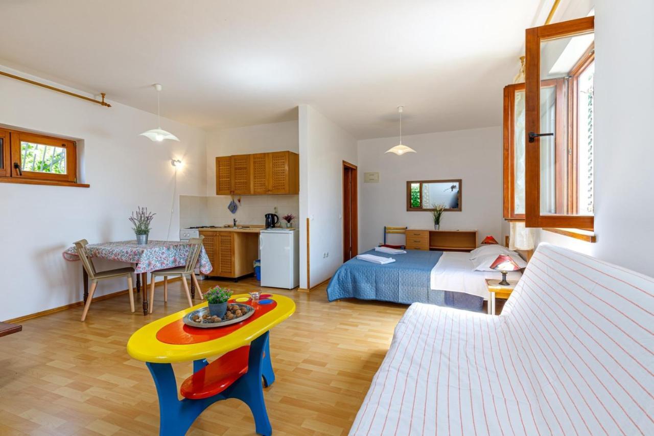 Apartments Pernar Poreč Eksteriør bilde